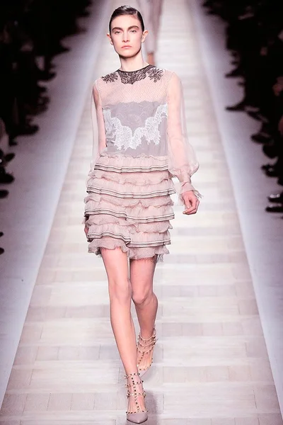 Look 28